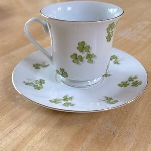 NEW 🍀 Shamrock Gold Trim Tea Cup Saucer Set